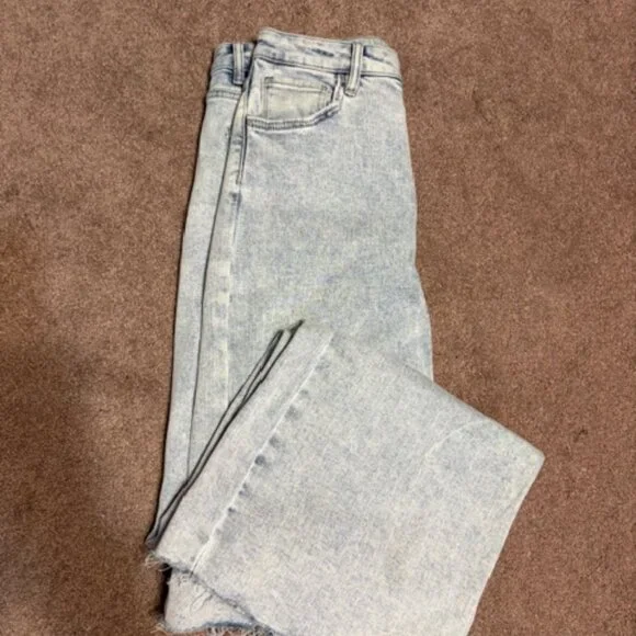 RISEN JEANS High Rise Distressed Knee, Relax Fit Flare Jean (13/31) Light Wash - Picture 8 of 10